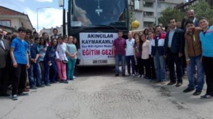 Sivas'ta Başarılı &Ouml;ğrenciler &Ccedil;anakkale Gezisiyle &Ouml;d&uuml;llendirildi