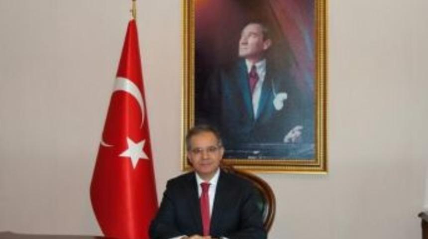 Vali Tapsız&rsquo;ın 19 Mayıs Atat&uuml;rk&rsquo;&uuml; Anma Gen&ccedil;lik Ve Spor Bayramı Mesajı