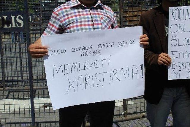 (&ouml;zel Haber) Tiyatrocu Bayazıt&rsquo;tan &ldquo;soma&rdquo; İ&ccedil;in Bireysel Eylem 1