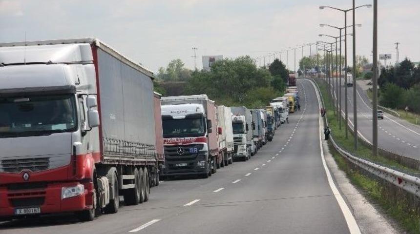Hamzabeyli Ve Kapıkule'de Tır Kuyrukları Oluştu