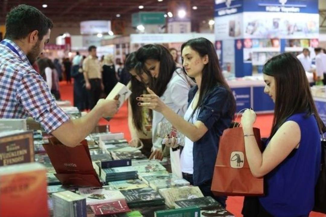 Kocaeli Kitap Fuarı&rsquo;na İlk G&uuml;nde 36 Bin Ziyaret&ccedil;i