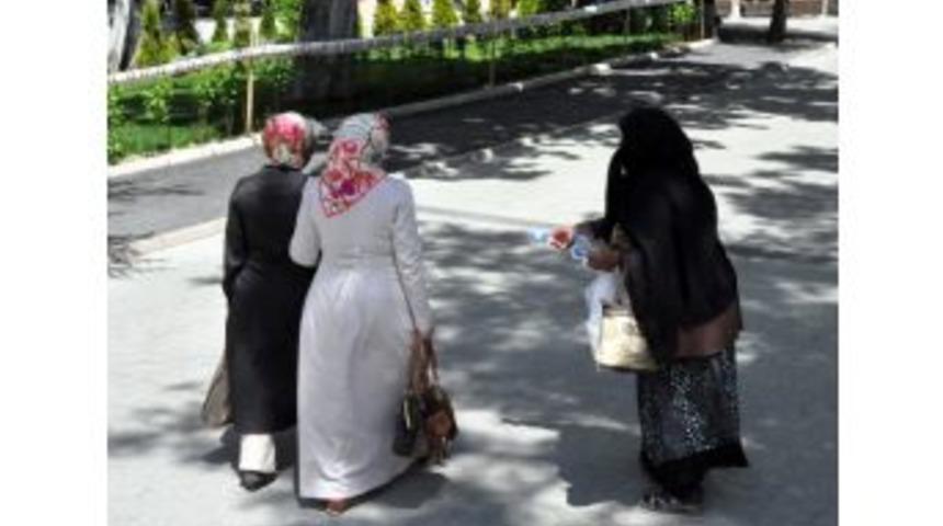 Havalar Isınınca Eskişehir'de Dilencilerin Sayısı Arttı