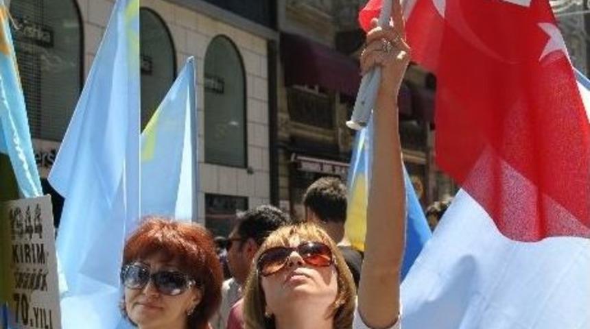 Kırım T&uuml;rkleri, S&uuml;rg&uuml;n&uuml;n Yıld&ouml;n&uuml;m&uuml;nde Rusya&rsquo;yı Protesto Etti