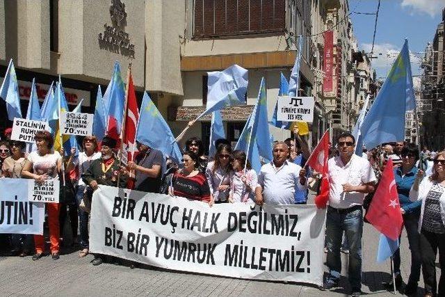 Kırım T&uuml;rkleri, S&uuml;rg&uuml;n&uuml;n Yıld&ouml;n&uuml;m&uuml;nde Rusya&rsquo;yı Protesto Etti 1