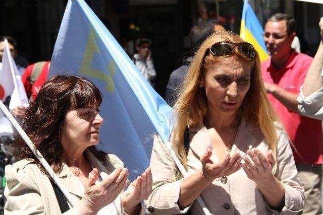 Kırım T&uuml;rkleri, S&uuml;rg&uuml;n&uuml;n Yıld&ouml;n&uuml;m&uuml;nde Rusya&rsquo;yı Protesto Etti 3