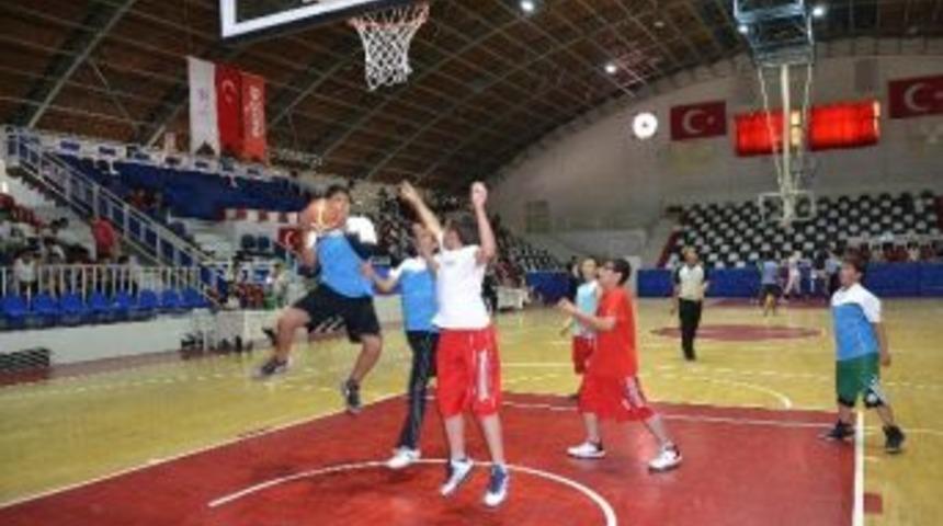 3x3 Sokak Basketbolu Turnuvası Sona Erdi