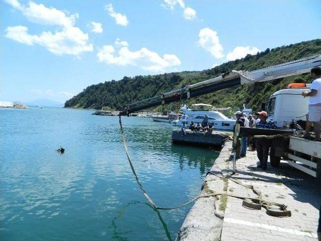El Freni &Ccedil;ekilmeyi Unutulan Ara&ccedil; Denize D&uuml;şt&uuml; 1