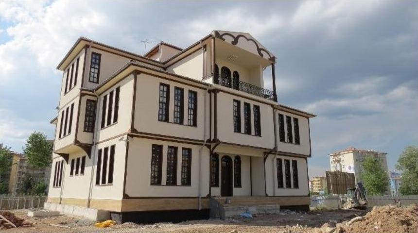 Sanat Sokağı Tamamlanıyor