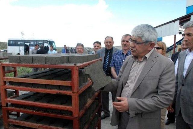 Kars Belediyesi Kendi Yapacağı Yolların Parke Taşını Üretecek