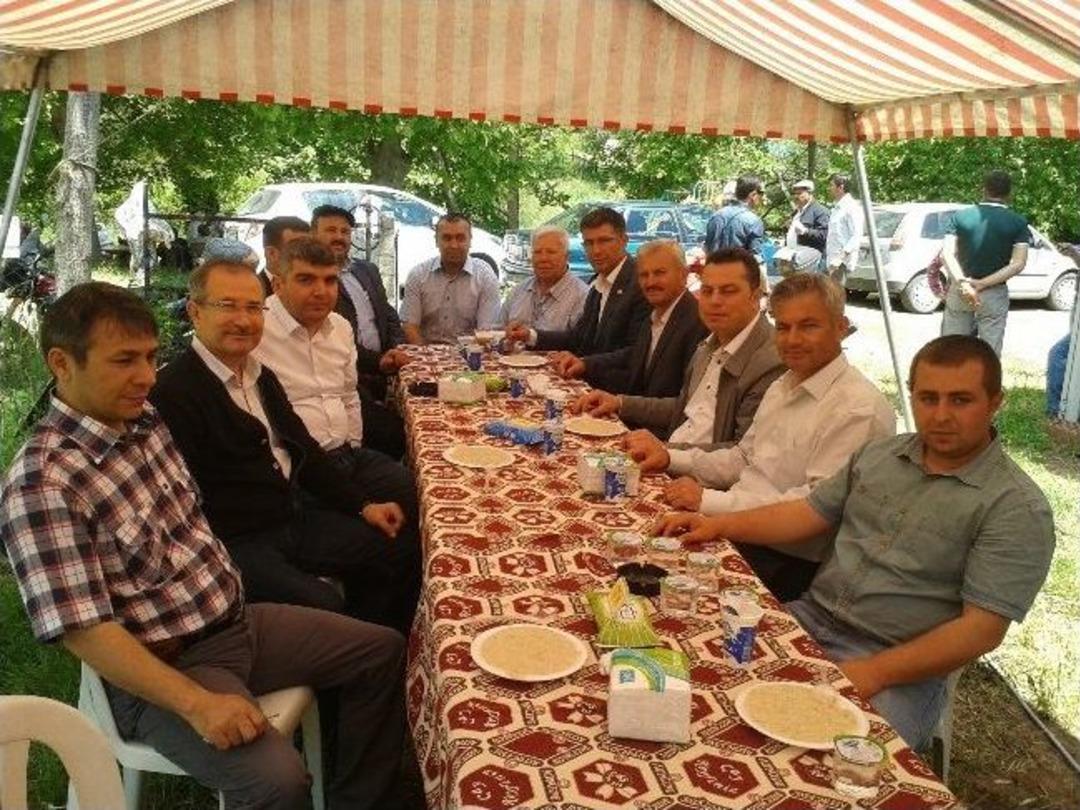 B&uuml;y&uuml;kpaşa K&ouml;y&uuml;nde Hayır Yemeği D&uuml;zenlendi