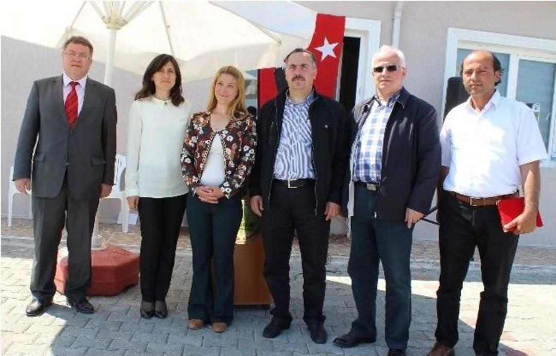 Samsun&rsquo;da 3 &Ouml;ğrenmen Bir Yıl &Ccedil;alışarak Eski Okulu Yeni Hale Getirerek A&ccedil;ılışını Yaptılar