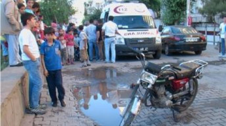 Motosiklet S&uuml;r&uuml;c&uuml;s&uuml; Polisten Ka&ccedil;arken Kaza Yaptı
