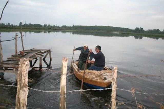 Jandarma Ka&ccedil;ak Balık Avına G&ouml;z A&ccedil;tırmıyor 1