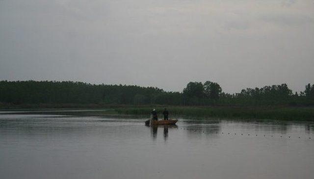Jandarma Ka&ccedil;ak Balık Avına G&ouml;z A&ccedil;tırmıyor 3