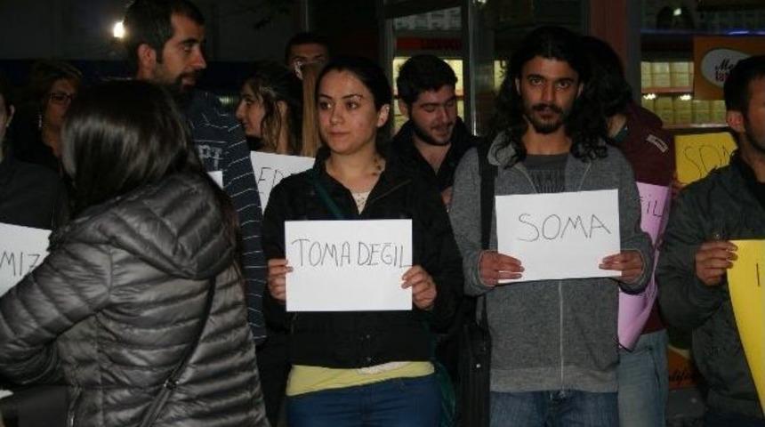 Kars&rsquo;ta &Ouml;ğrencilerden Soma İ&ccedil;in Oturma Eylemi