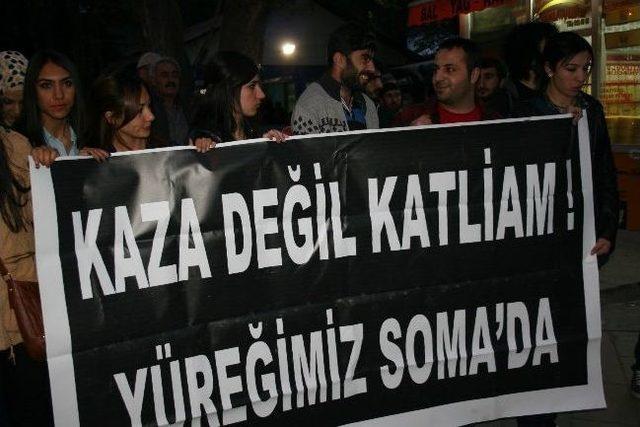 Kars&rsquo;ta &Ouml;ğrencilerden Soma İ&ccedil;in Oturma Eylemi 3