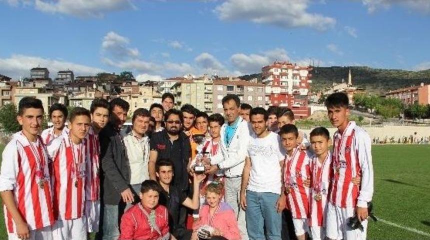 Nevşehir&rsquo;de U16 Liginin Şampiyonu Kapadokya Nevşehirspor Oldu