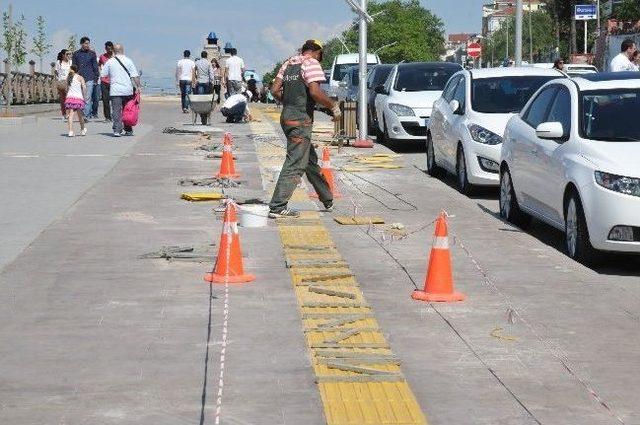 Sıcak Havada Çalışan İşçi Bayıldı