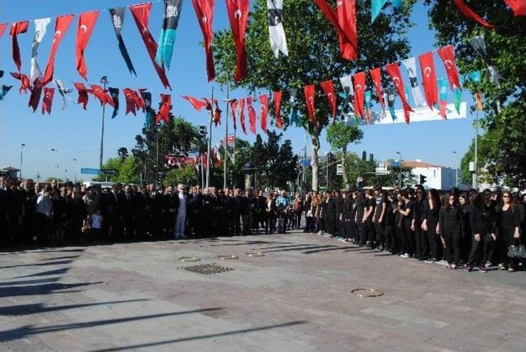 Beşiktaş&rsquo;ta H&uuml;z&uuml;nl&uuml; 19 Mayıs T&ouml;reni