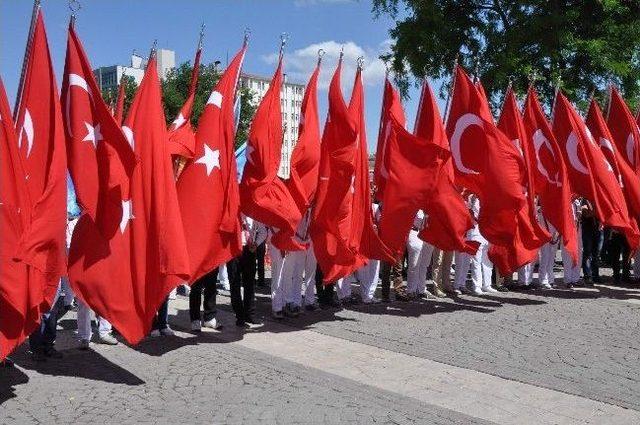 Gaziantep&rsquo;te En Buruk 19 Mayıs T&ouml;reni 2