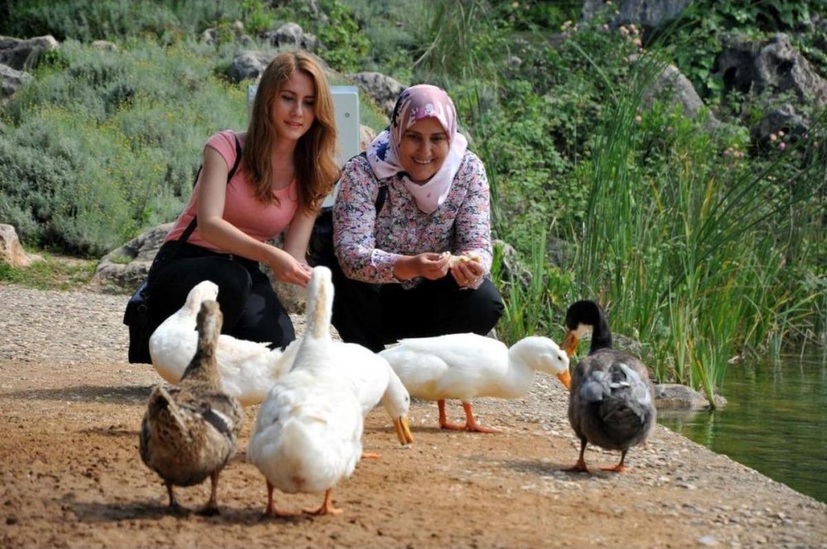 "Hayat Bana Ben Hayata G&uuml;ld&uuml;m"