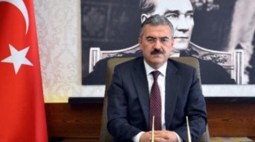 Vali Ayyıldız: "buruk Bir Sevin&ccedil; Yaşıyoruz"