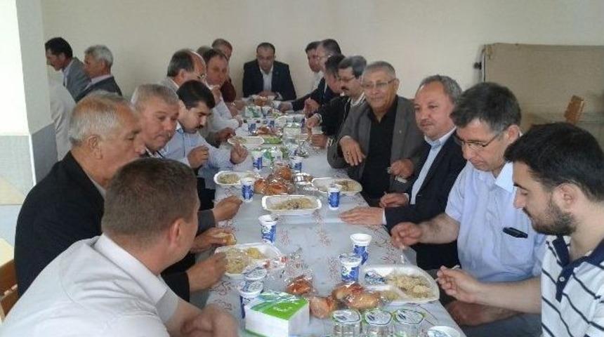 Uzunalan K&ouml;y&uuml;nde Hayır Yemeği D&uuml;zenlendi