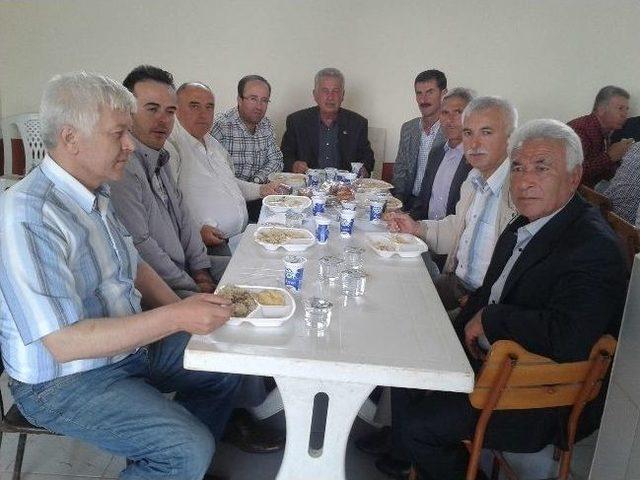 Uzunalan K&ouml;y&uuml;nde Hayır Yemeği D&uuml;zenlendi 1