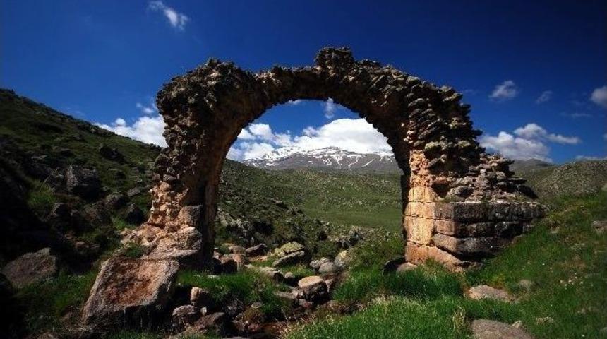 Erciyes&rsquo;in Eteklerinde Tarih Yatıyor