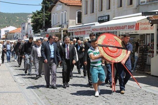 Foça'da Chp Ve Add'den 19 Mayıs Kutlaması