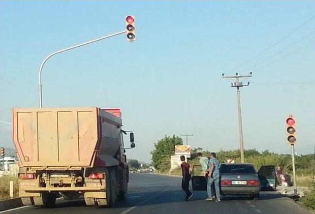 Trafikte Dehşet Amatör Kamerada