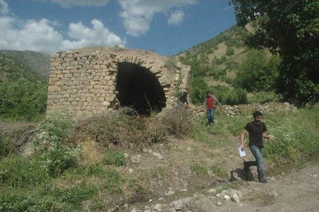 (özel Haber) Van’daki Lisans Öğrencileri Nasturi Kiliselerini Gezdi