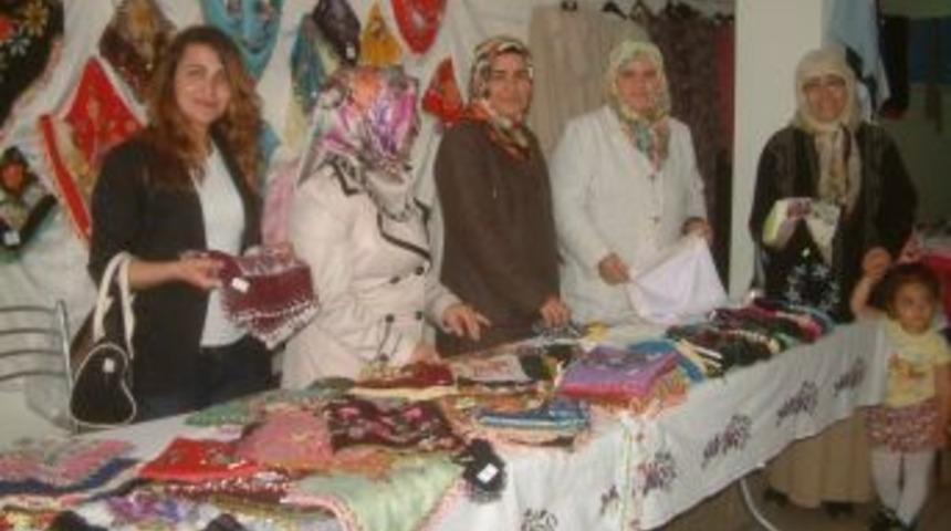 Burhaniye&rsquo;de Kız &Ouml;ğrenciler İ&ccedil;in Kermes