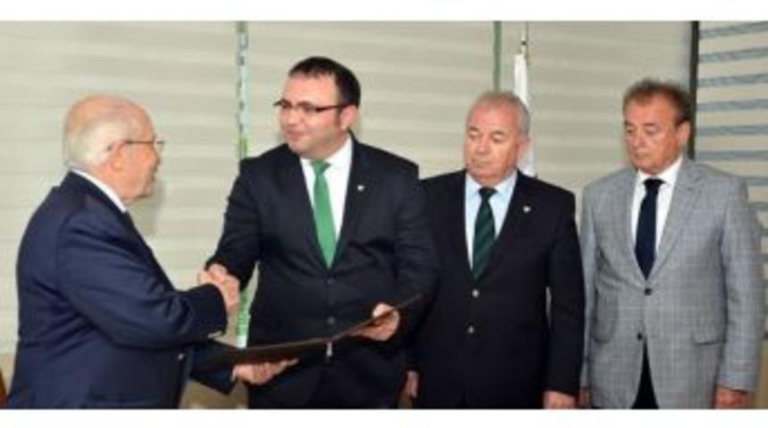 Bursaspor Başkan Adayı &Ouml;zkan, Mali Tabloyu Eleştirdi