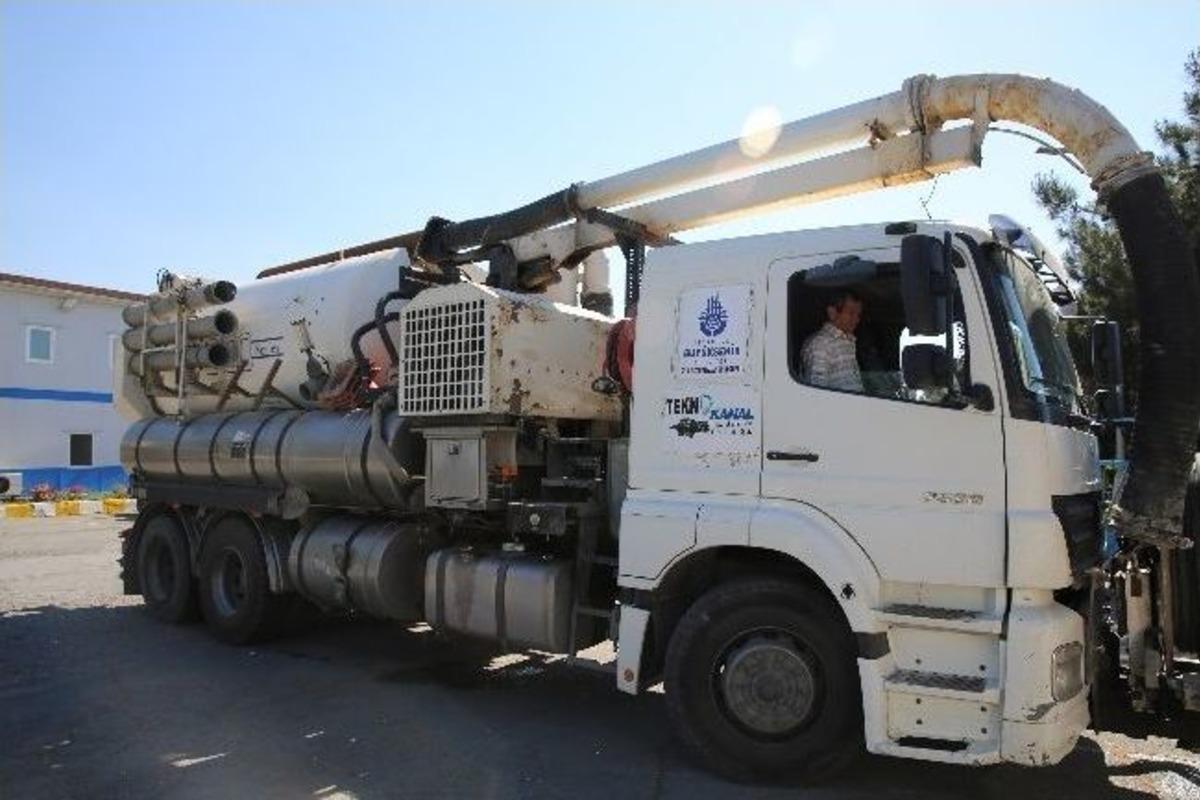İstanbul B&uuml;y&uuml;kşehir Belediyesi Bosna Hersek&rsquo;e Yardım Ekibi G&ouml;nderdi