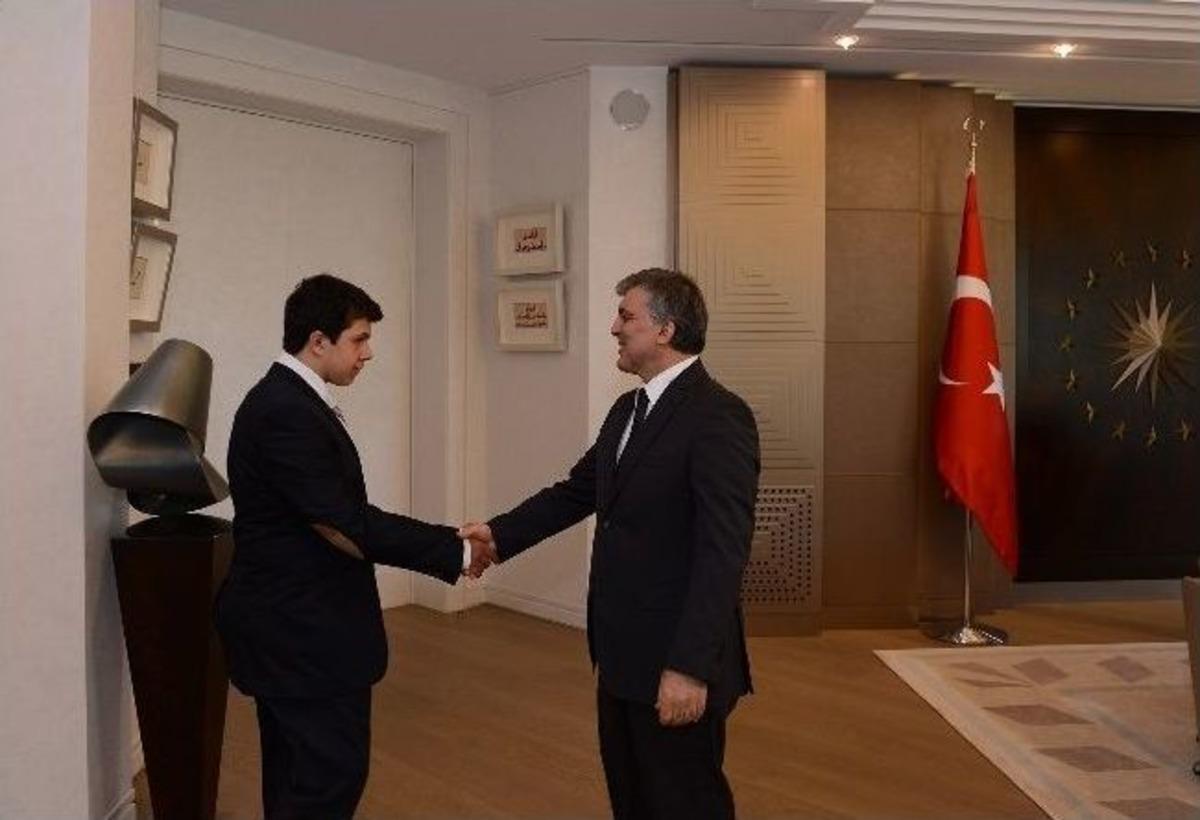 Cumhurbaşkanı G&uuml;l, Vali Mutlu Ve Gen&ccedil;leri Kabul Etti