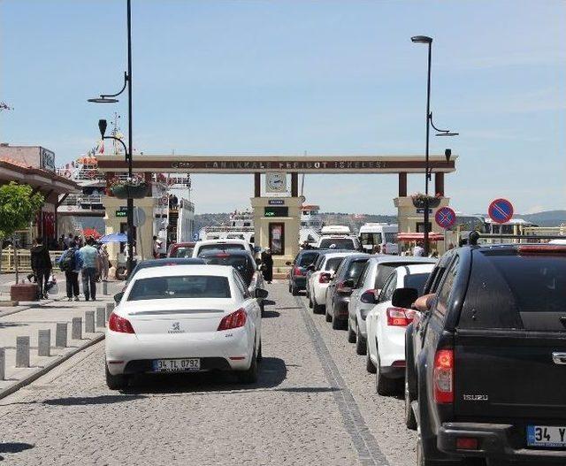 Çanakkale'de Dönüş Yoğunluğu Başladı