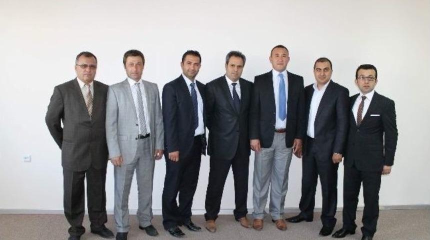 Emirdağspor Y&ouml;neticilerinden Başkan Hoşcan&rsquo;a Ziyaret