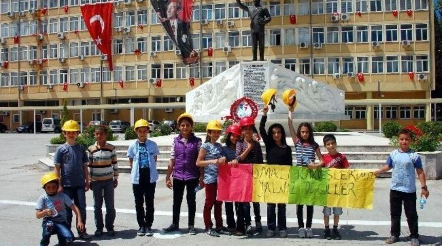 &Ouml;ğrencilerden Soma Eylemi