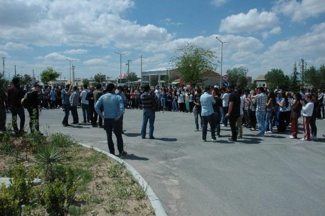 Kız Yurdundaki Kavganın Ardından &Ouml;ğrenciler Eylem Yaptı