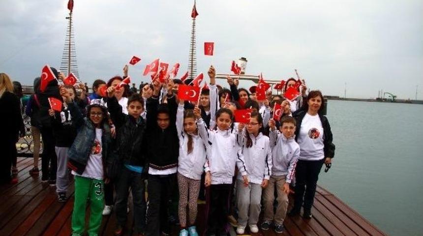 Atat&uuml;rk&rsquo;&uuml;n Minik Ziyaret&ccedil;ileri