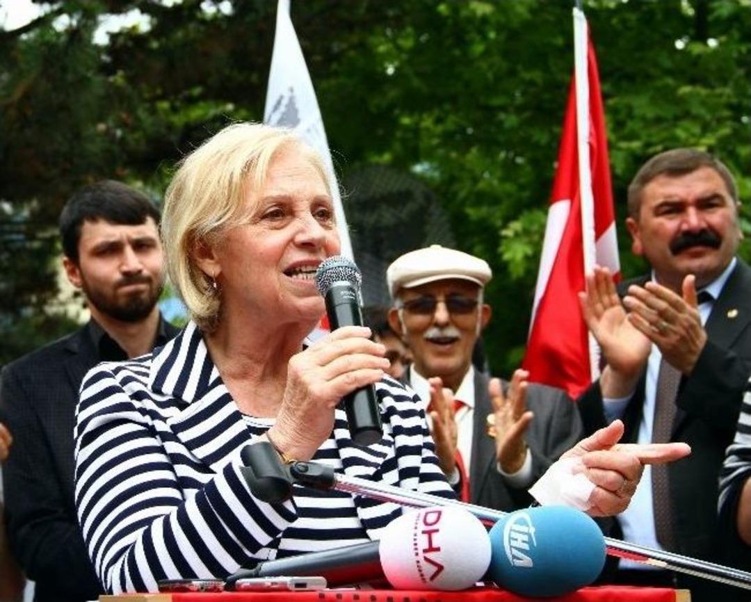 Atat&uuml;rk&ccedil;&uuml; D&uuml;ş&uuml;nce Derneği Genel Başkanı Tansel &Ccedil;&ouml;laşan: