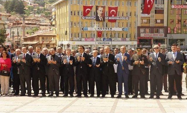 Kastamonu’da Atatürk Anıtına Çelenk Konuldu