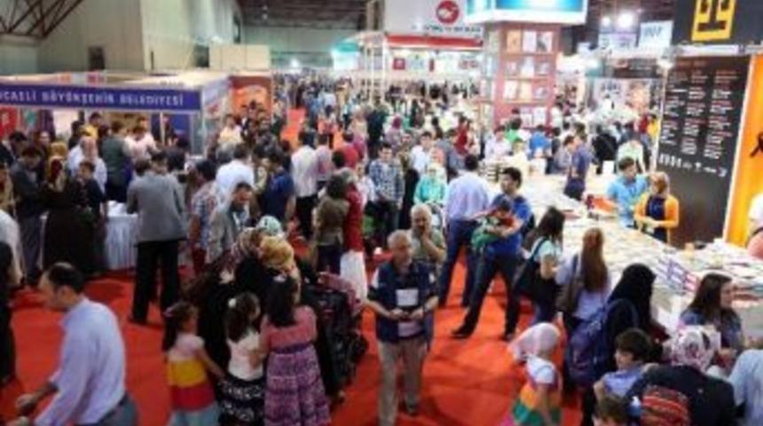 Kitap Fuarına İki G&uuml;nde 100 Bin Ziyaret&ccedil;i