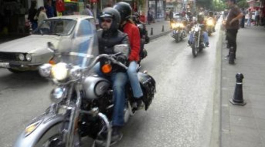 T&uuml;rk Chopper 19 Mayıs Bayramında S&uuml;r&uuml;ş D&uuml;zenledi