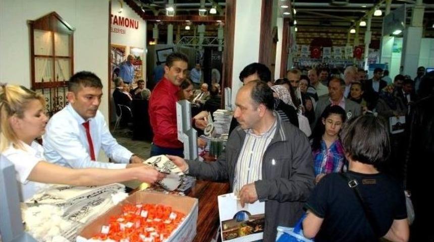 Feshane&rsquo;de Kastamonu Belediyesinin Standına B&uuml;y&uuml;k İlgi