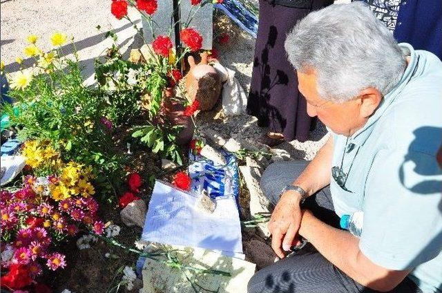 Faciada &Ouml;len Babasının Mezarına Bıraktığı Mektup Y&uuml;rekleri Dağladı 2