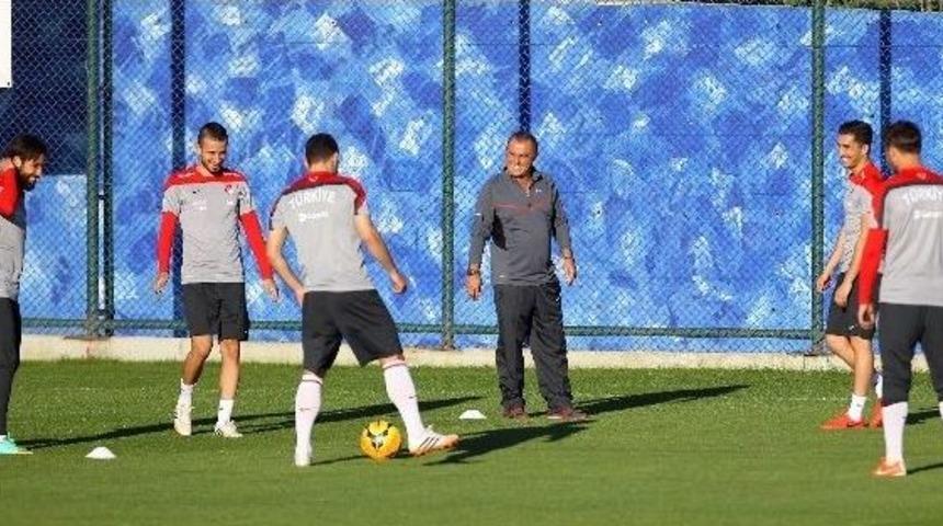 A Milli Futbol Takımı, Avrupa Ve Abd Kampı &Ouml;ncesi Hazırlıklarını S&uuml;rd&uuml;rd&uuml;