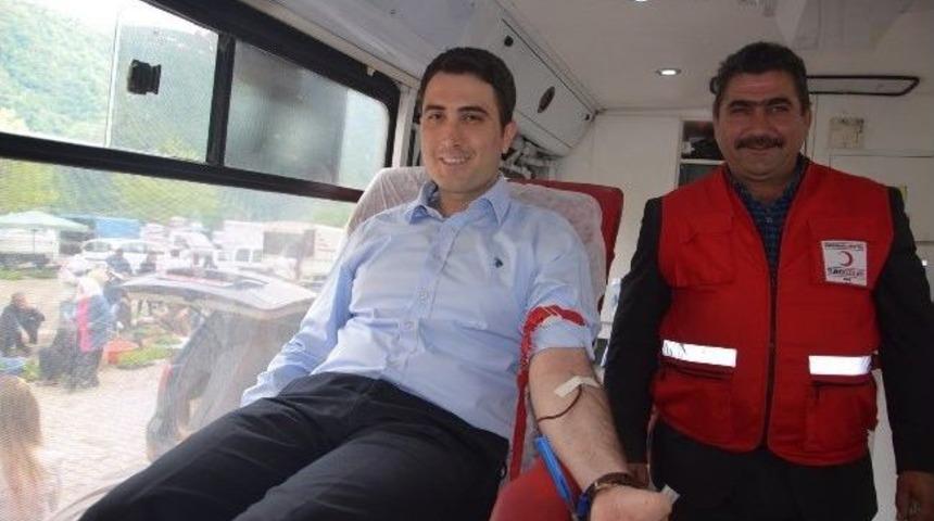 Ayvacık&rsquo;ta Kan Bağışı Rekoru Kırıldı