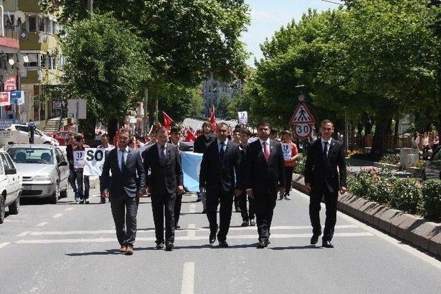 Ülkü Ocaklarından 'soma İçin Sessiz Çığlık' Yürüyüşü